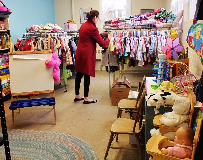 DawnBroackettReadiesRecentDonations