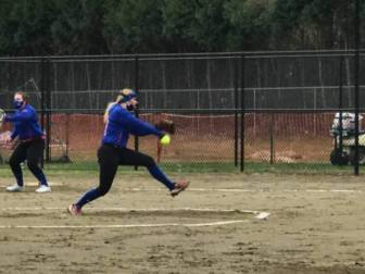 Kiera Gilman pitching