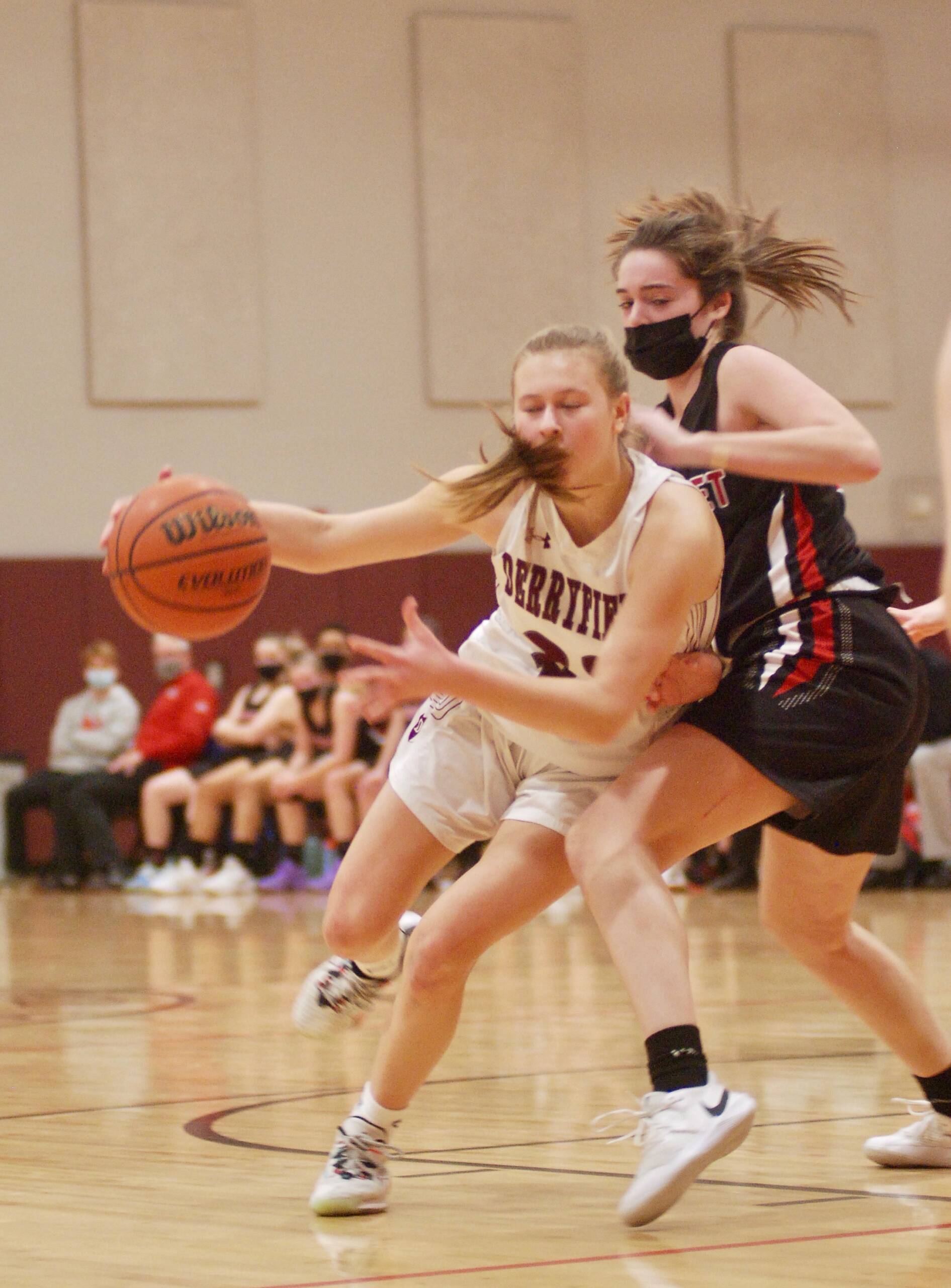 Guard Chloe Bremberg