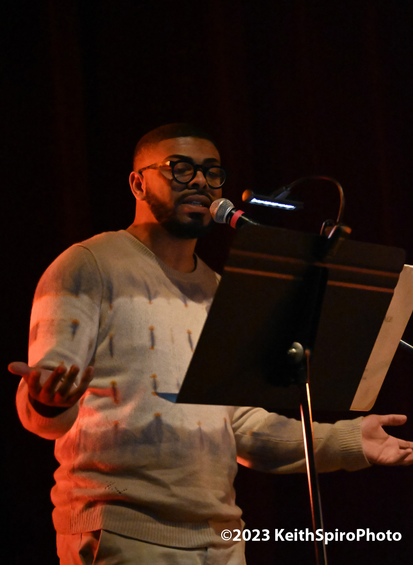 image of Danny Rivera on stage narrating A Fiddler's Tale. Keith Spiro Photo