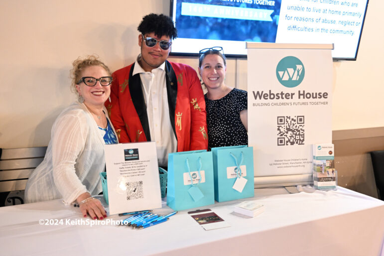 Diz's Webster House Fundraiser information table photo by Keith Spiro