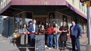 Honey Cup cafe and tearoom ribbon cutting photo by keith spiro