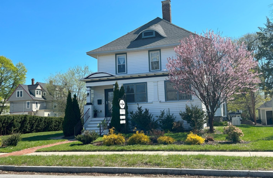 Conditional use permit for new Bay Street cafe awaits final approval